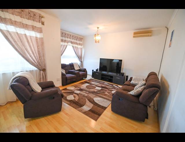 4 BEDROOM HOUSE FOR SALE IN RESERVOIR HILLS